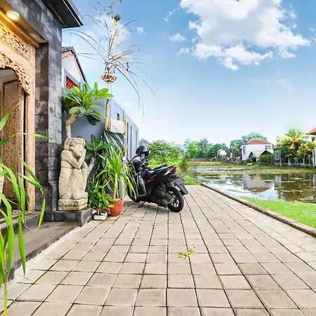 White Blue House 3 - Pvt Room, Shared Pool&Kitchen