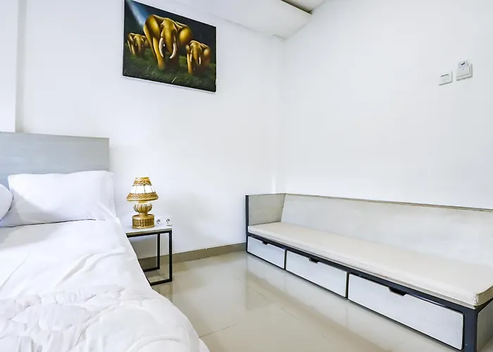 White Blue House 3 - Pvt Room, Shared Pool&kitchen Ubud
