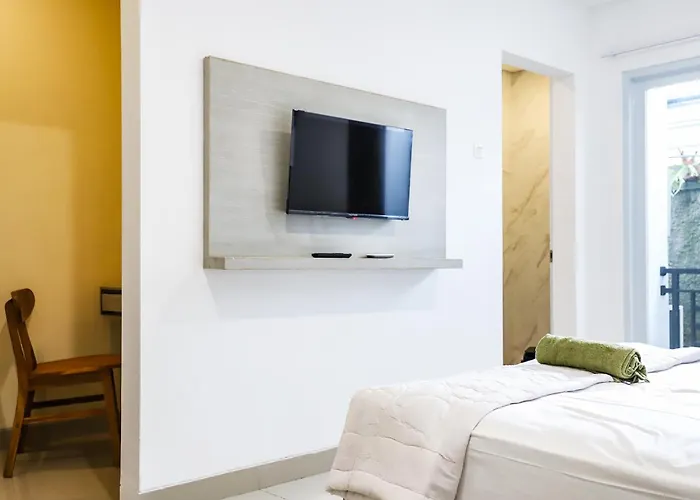 Pensión White Blue House 3 - Pvt Room, Shared Pool&kitchen