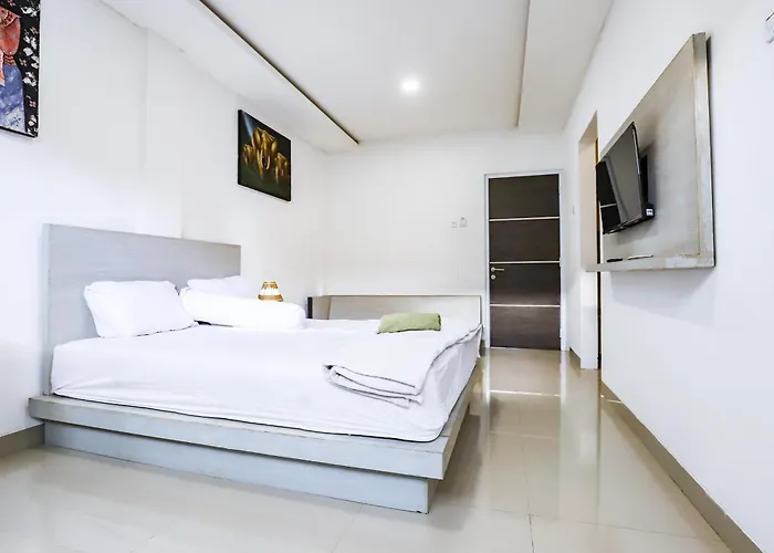 White Blue House 3 - Pvt Room, Shared Pool&kitchen