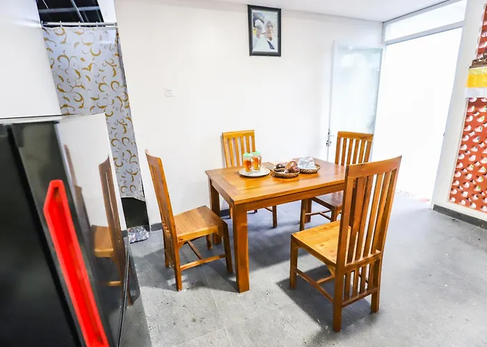 White Blue House 3 - Pvt Room, Shared Pool&kitchen 3* Ubud