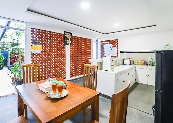 White Blue House 3 - Pvt Room, Shared Pool&kitchen Pensión 3*